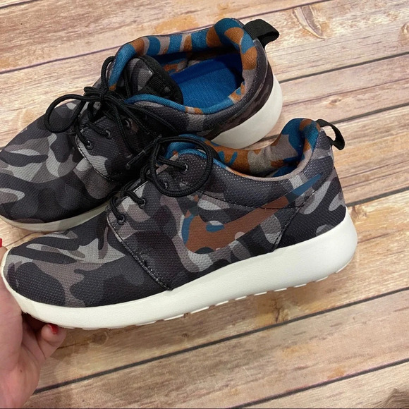 Nike Roshe Camo - Picture 2 of 6